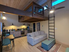 Rock Camp Cabin - Image 4