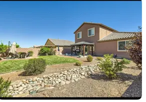 *Family House 8 minutes from Downtown* - Image 2