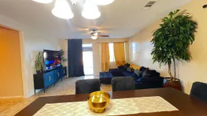 *Family House 8 minutes from Downtown* - Image 3