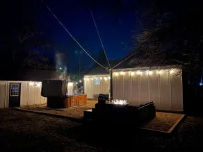 Newly Renovated Designer Getaway With Spa & Yard - Image 4