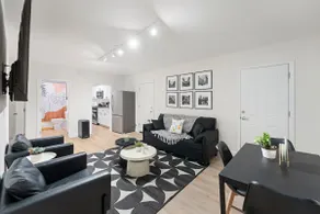 FederalHill Retreat-Steps from Dining,Shops & More - Image 2