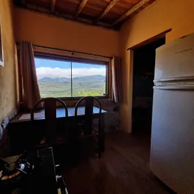 House with a view and Jacuzzi - Image 4