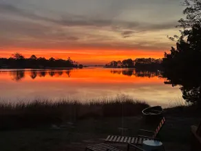 Still Waters a waterfront home in Mathews Virginia - Image 5