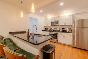 Spacious APT near Harvard/Tufts w/ Free Parking - Image 3