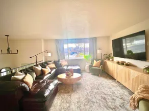 Luxe 5BR Haven-5 Kings-Hot Tub -Fire Pit-Ski-Hike - Image 2