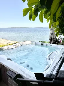 Beachfront | Hot Tub | 3 Kings | Seattle Views - Image 5