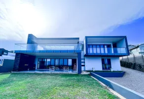 Beach Front House - Back Up Power & Water - Image 4