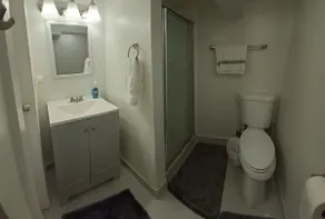 Spacious Family-friendly Apartment - Image 2