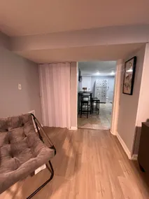 Spacious Family-friendly Apartment - Image 4