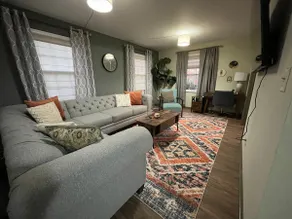 Boho Blast: Hip decor, 2 Living Spaces, Quiet - Image 2