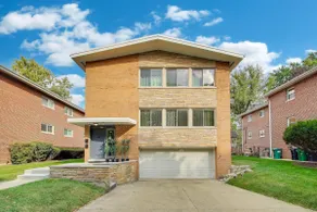 DT Oak Park Luxe|3BR 2BA+Yard|15 min to Chicago - Image 4