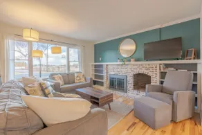 Easy Access to Old Town, Natural Areas, and Venues - Image 2
