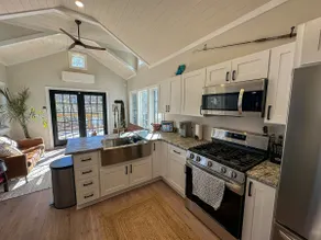 Luxurious Lakefront Cabin w/ Hot Tub & Fire Pit - Image 4