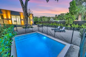 Stunning Tropical Pool House North Miami - Image 2