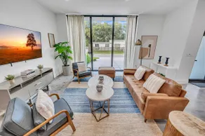 Stunning Tropical Pool House North Miami - Image 3
