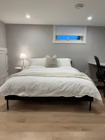 Modern unit steps from Dows Lake | Free Parking - Image 3