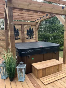 Waterfront Privacy with Hot Tub - Image 2