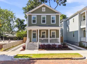 Modern 3BR Home with Patio & BBQ, Near Riverwalk - Image 2