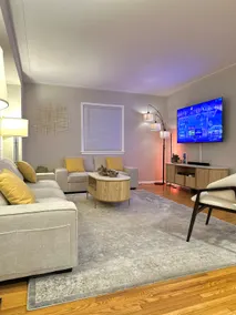 Cozy Boho 4 Bedroom 2 Bathroom Knox Home - Image 2