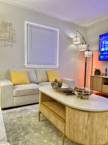 Cozy Boho 4 Bedroom 2 Bathroom Knox Home - Image 5