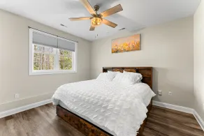Comfortable 1-Bedroom Apartment - Image 4