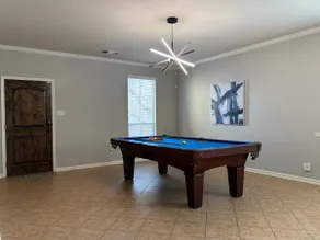 9 bed 3.5 bath pool & pong table - Image 2
