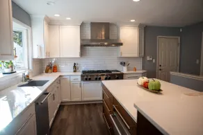 Las Lomas Luxury Home. - Image 3