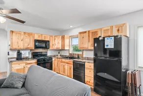 Backwoods Bungalow - Image 5