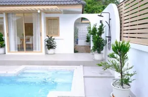 Muji Japanese-style pool villa - Image 2