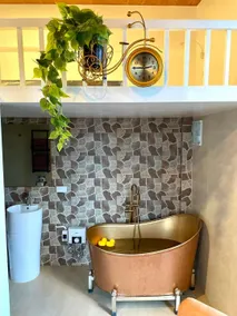 Cozy Room 2 - with bathtub - Image 2