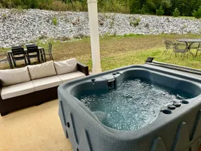 Frances Retreat - Hot Tub - Cozy - Image 3