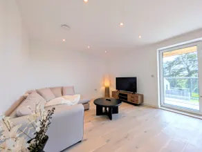 Fairway Views - Eco Luxury Nr Swanpool Beach - Image 3