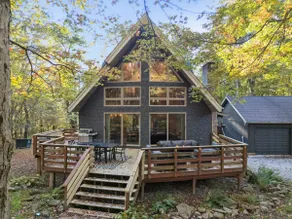 A-Frame Cabin: Hike, Golf Sim, Raft, Sleeps 20 - Image 3