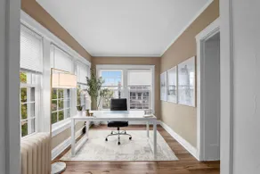 Spacious Rogers Park Apt Near Beach and CTA - Image 4