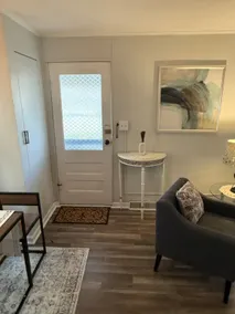 Super cute cottage in Dearborn - Image 3