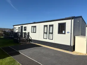Lodge with sea views in South Devon - Image 4