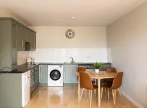 Stay by the Sea Salthill - Entire Apartment - Image 2