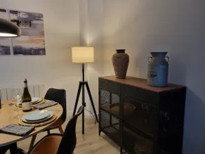 Apartment in downtown Manresa, parking, and EV charger - Image 4