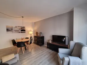 Apartment in downtown Manresa, parking, and EV charger - Image 5