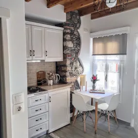 Cozy, Traditional Hideaway - Image 4