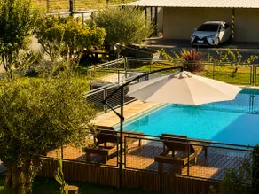 Modern duplex with pool near wineries - Image 5