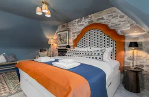 The Unique Cathedral Hideaway - Image 3