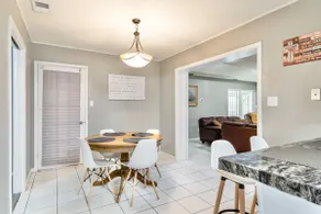 Vintage Spacious w/ Private Pool House in Mcallen - Image 5