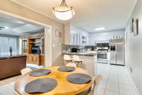 Vintage Spacious w/ Private Pool House in Mcallen - Image 3