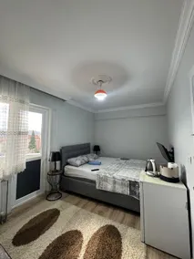 Comfortable and Stylish Hostel Room - Image 3