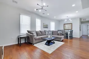 Spacious 4BR Newark Home – Family & Comfort - Image 3