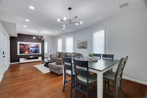 Spacious 4BR Newark Home – Family & Comfort - Image 4