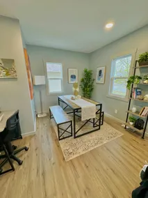 Minneapolis, Cozy & Modern Entire Home, Sleeps 8! - Image 4