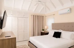 Modern, Family 3BR w/ Pool & Gym - Image 3