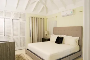Modern, Family 3BR w/ Pool & Gym - Image 3